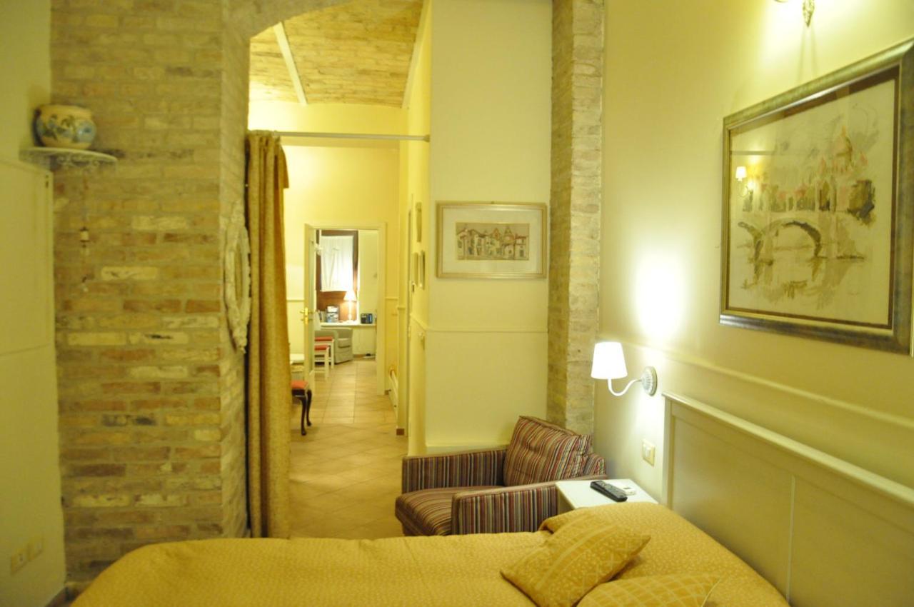 Bed And Breakfast Piazza Mercato Pescara Esterno foto