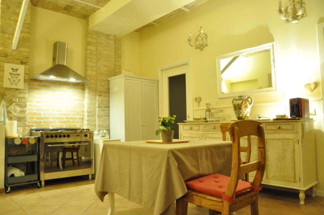 Bed And Breakfast Piazza Mercato Pescara Esterno foto